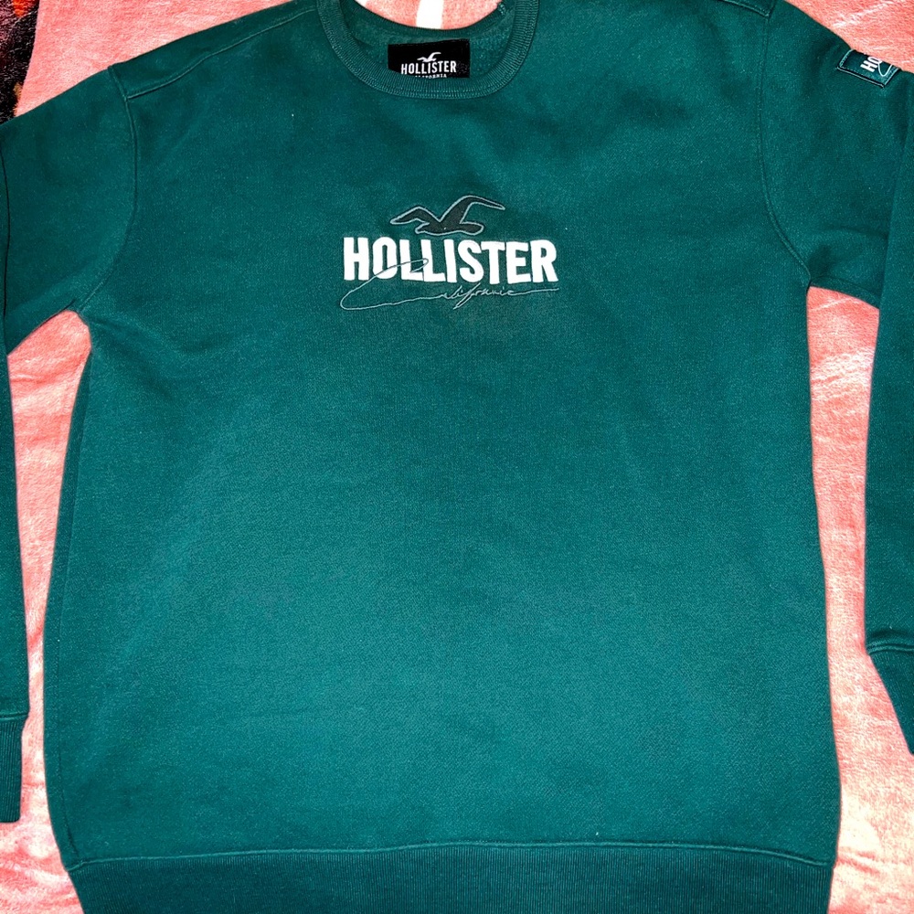 Hollister sweatshirt, worn once. Mens size small.